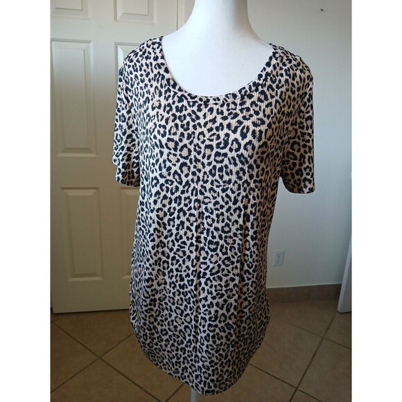 FREE KISSES Womens Blouse Top Animal‎ Print Short Sleeve Round Neck 1X Safari - Picture 1 of 14